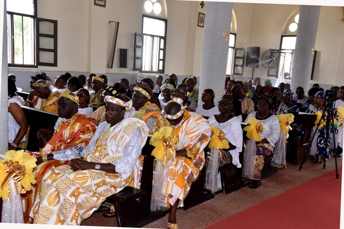 MESSE D'ACTION DE GRACE DE MGR JEAN SYLVAIN MAMBE DANS SA VILLE NATALE   - photo 1