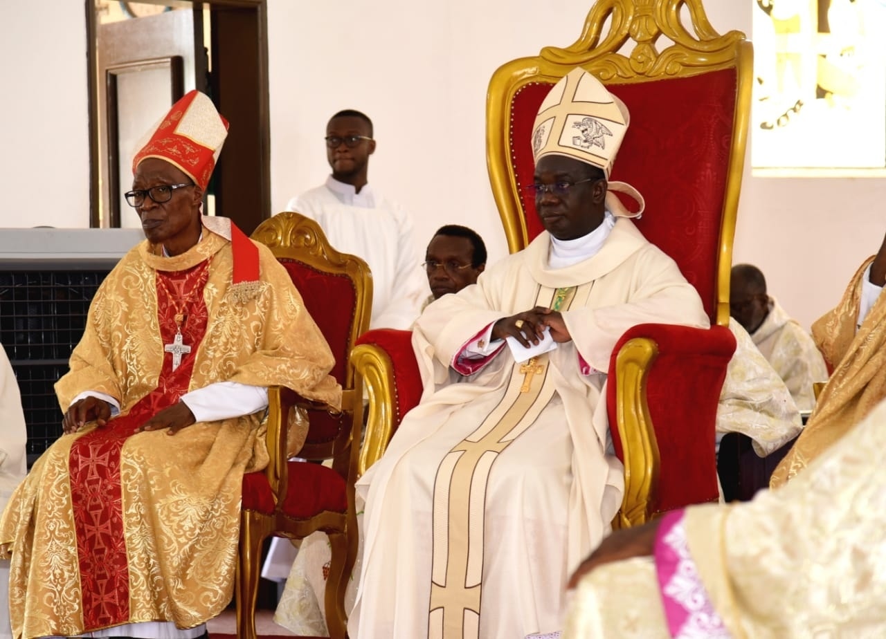 MESSE D'ACTION DE GRACE DE MGR JEAN SYLVAIN MAMBE DANS SA VILLE NATALE   - photo 2