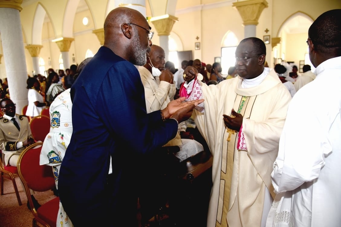 MESSE D'ACTION DE GRACE DE MGR JEAN SYLVAIN MAMBE DANS SA VILLE NATALE   - photo 3