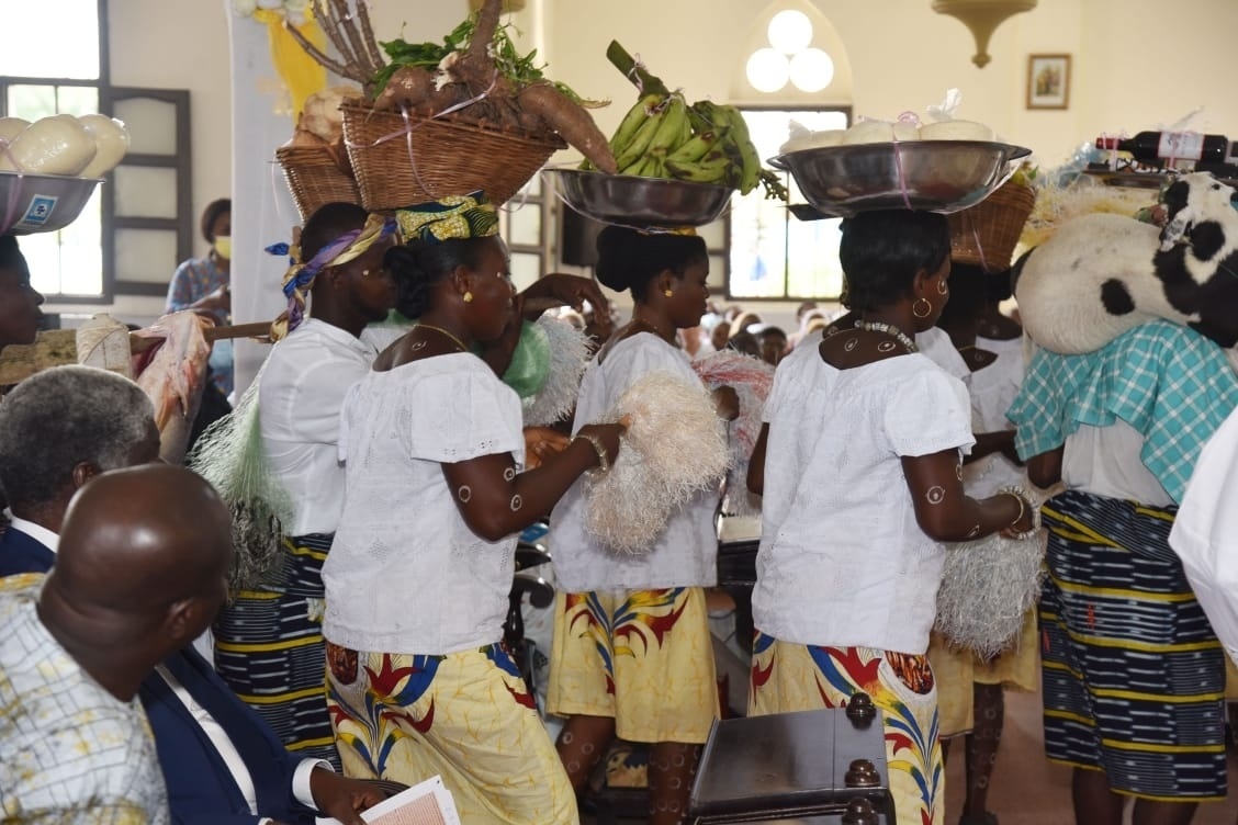 MESSE D'ACTION DE GRACE DE MGR JEAN SYLVAIN MAMBE DANS SA VILLE NATALE   - photo 4
