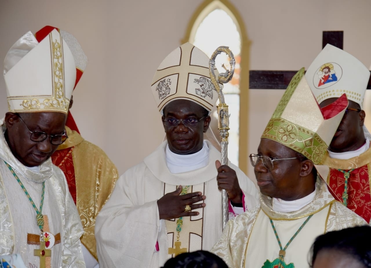 MESSE D'ACTION DE GRACE DE MGR JEAN SYLVAIN MAMBE DANS SA VILLE NATALE   - photo 5