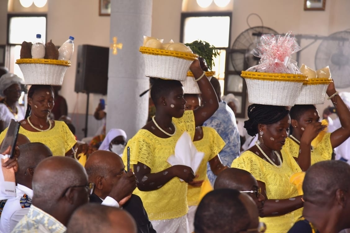 MESSE D'ACTION DE GRACE DE MGR JEAN SYLVAIN MAMBE DANS SA VILLE NATALE   - photo 7