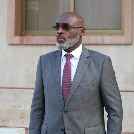 La tradition du salut aux couleurs qui se tient tous les premiers lundis du mois, a été respectée ce lundi 4 décembre 2023, à l 'Hôtel communal de Cocody. - photo 4